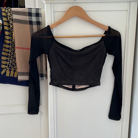 City Lux Boutique Black Crop Top Blouse - Picture 6 of 8